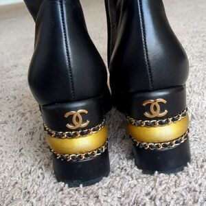 CHANEL 20B Lambskin Leather CC Logo Chain Metal Heels Ankle Booties Boots $1575
